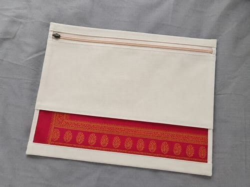 Customer photo review of Wrapzy 100% Cotton Saree Cover with Zip