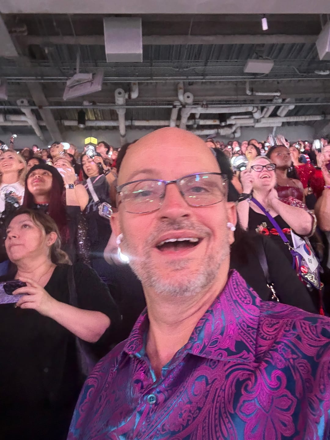 Customer photo review of Barry. Wang Mens Purple Paisley Short Sleeve Shirt Summer Beach Button Up Shirt