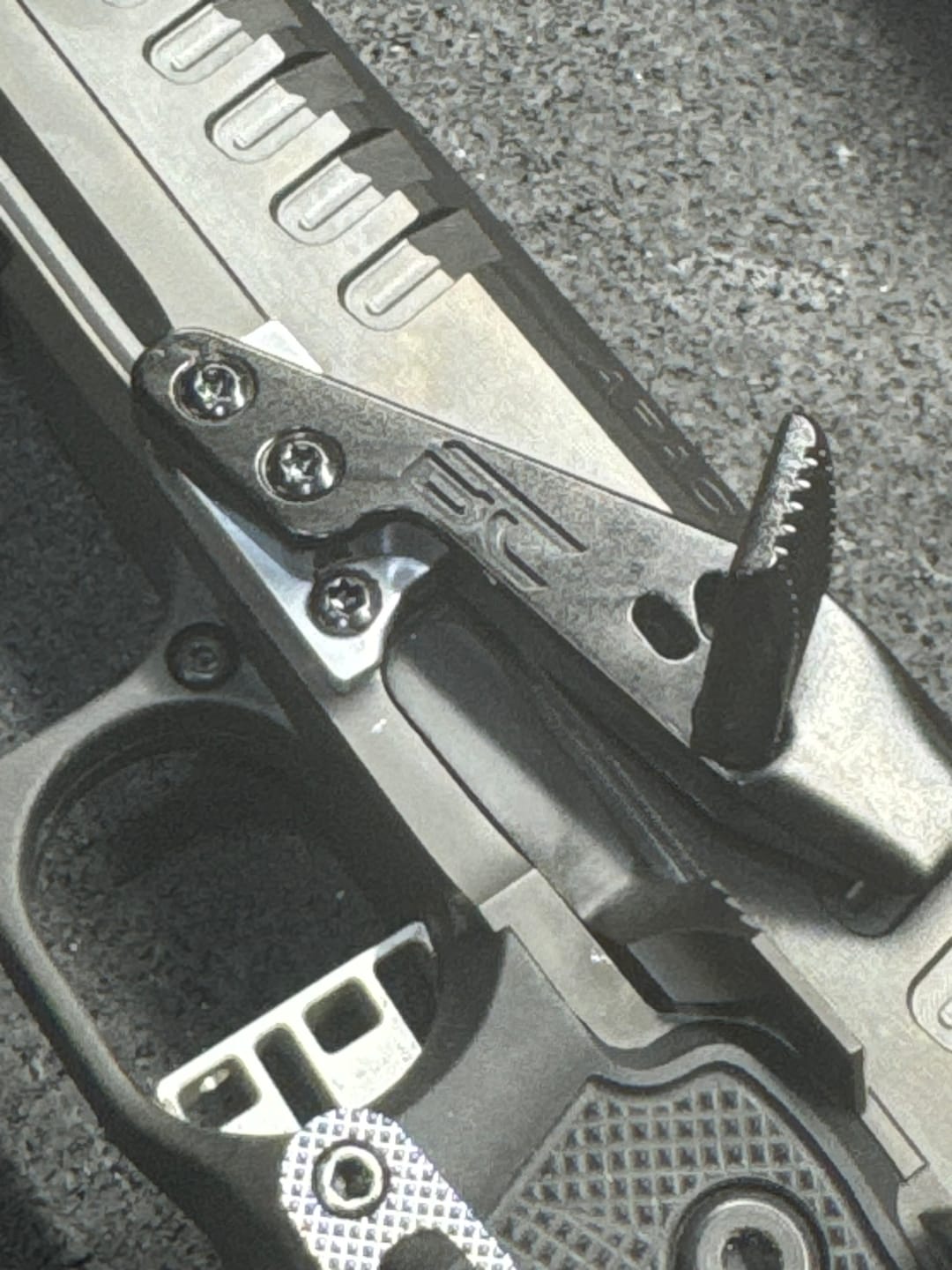Customer photo review of 1911/2011 Adjustable Thumb Rest | STI Compatible