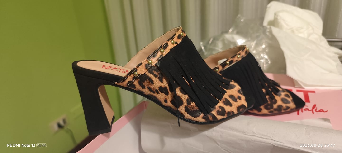 Customer photo review of MYSTERY 📦 BOX SCARPA DONNA [25€]