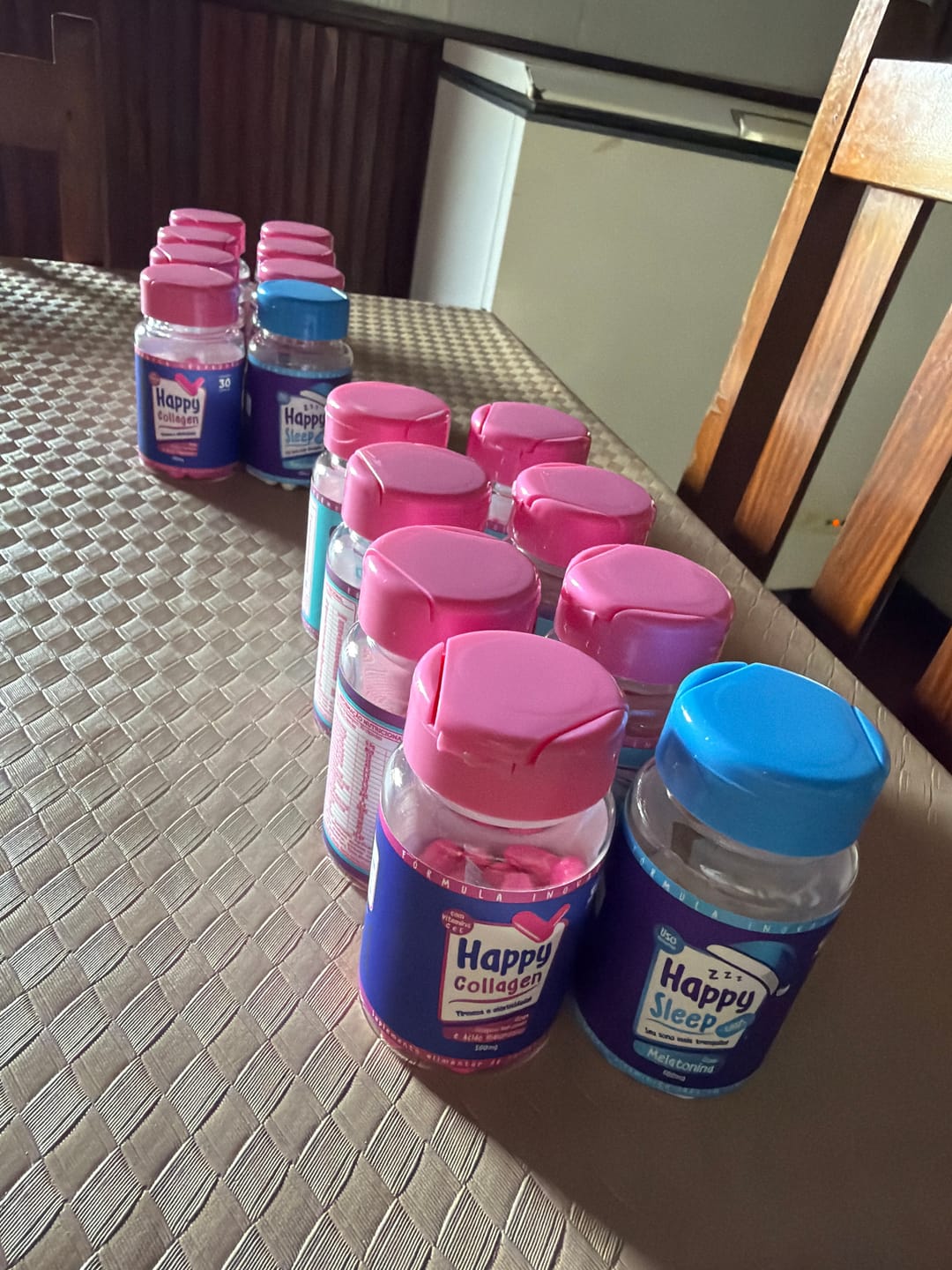 Customer photo review of Happy Hair 3 Potes + 3 Potes Grátis + 1 Pote de Melatonina + 1 Pote de Colágeno (Total 8 Potes)