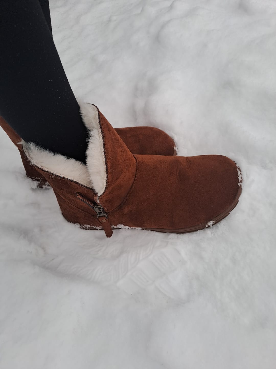 Customer photo review of Vaistoa Huurre | Winter Barefoot Ankle Boots