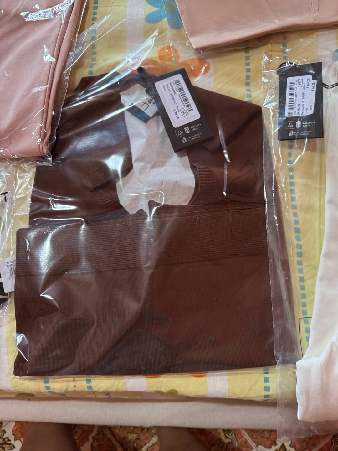 Customer photo review of MYSTERY 📦 BOX ABBIGLIAMENTO E ACCESSORI DONNA [€79]