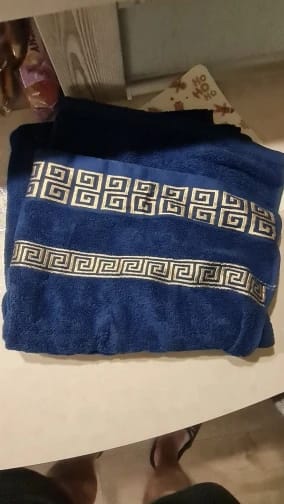 Customer photo review of Oversized Bath Towel 140x70cm Black