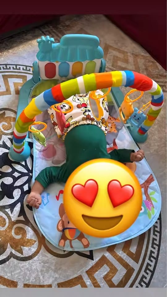 Customer photo review of Babygym mit Klaviermatte SoundSteps | Musikmatte Motorik Entwicklung Krabbeldecke