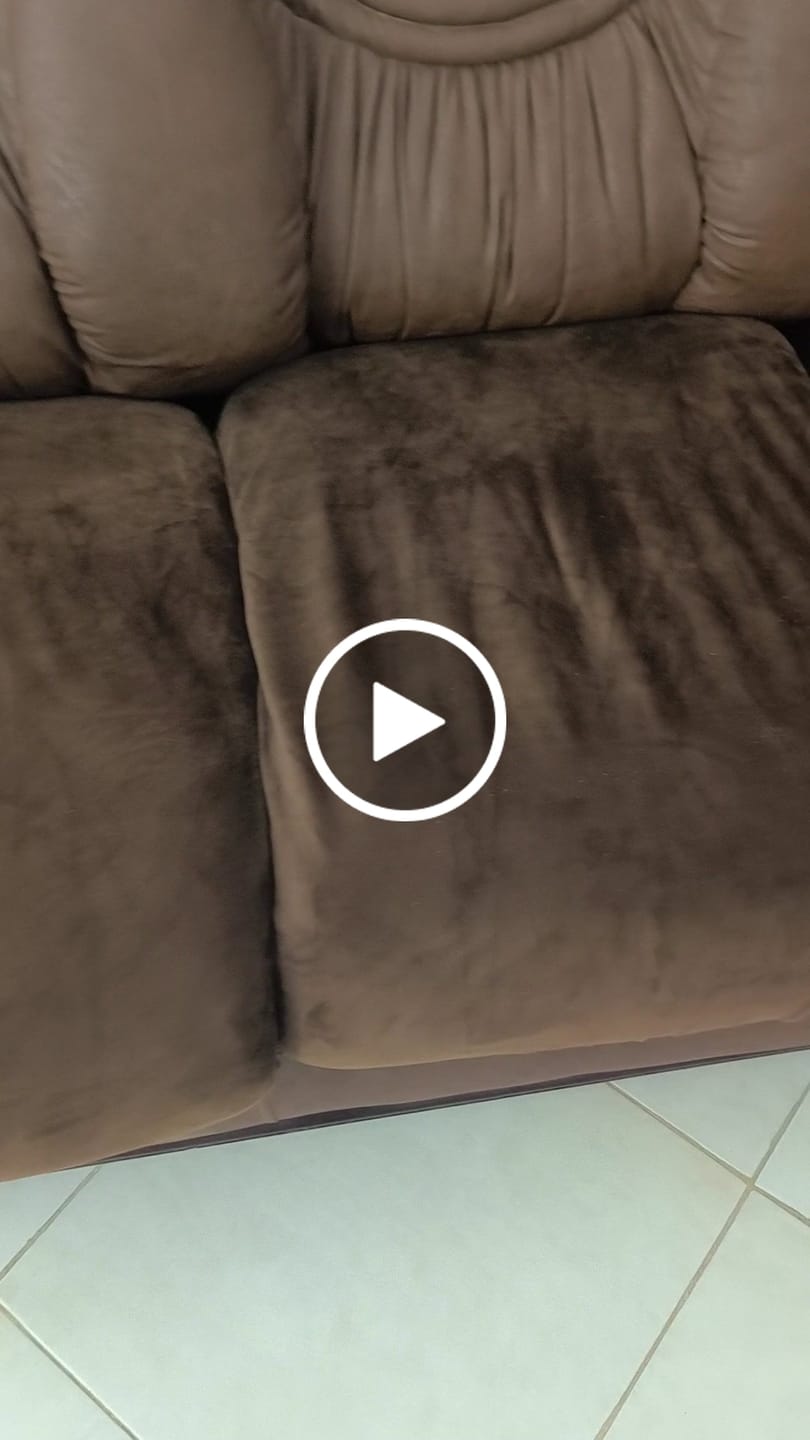 Customer video review of EasyDrap™ Marron - Housse en velours pour coussin de canapé