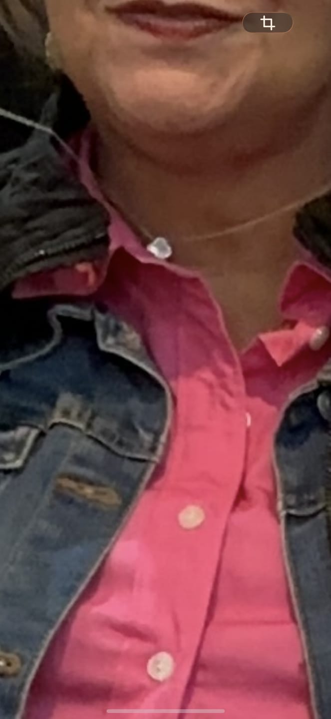 Customer photo review of Collar Trebol Madre Perla