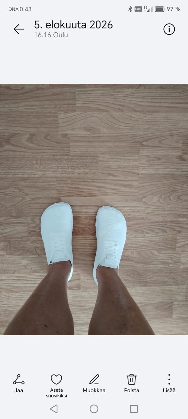 Customer photo review of Vaistoa Iloa | Knitted Barefoot Sneakers