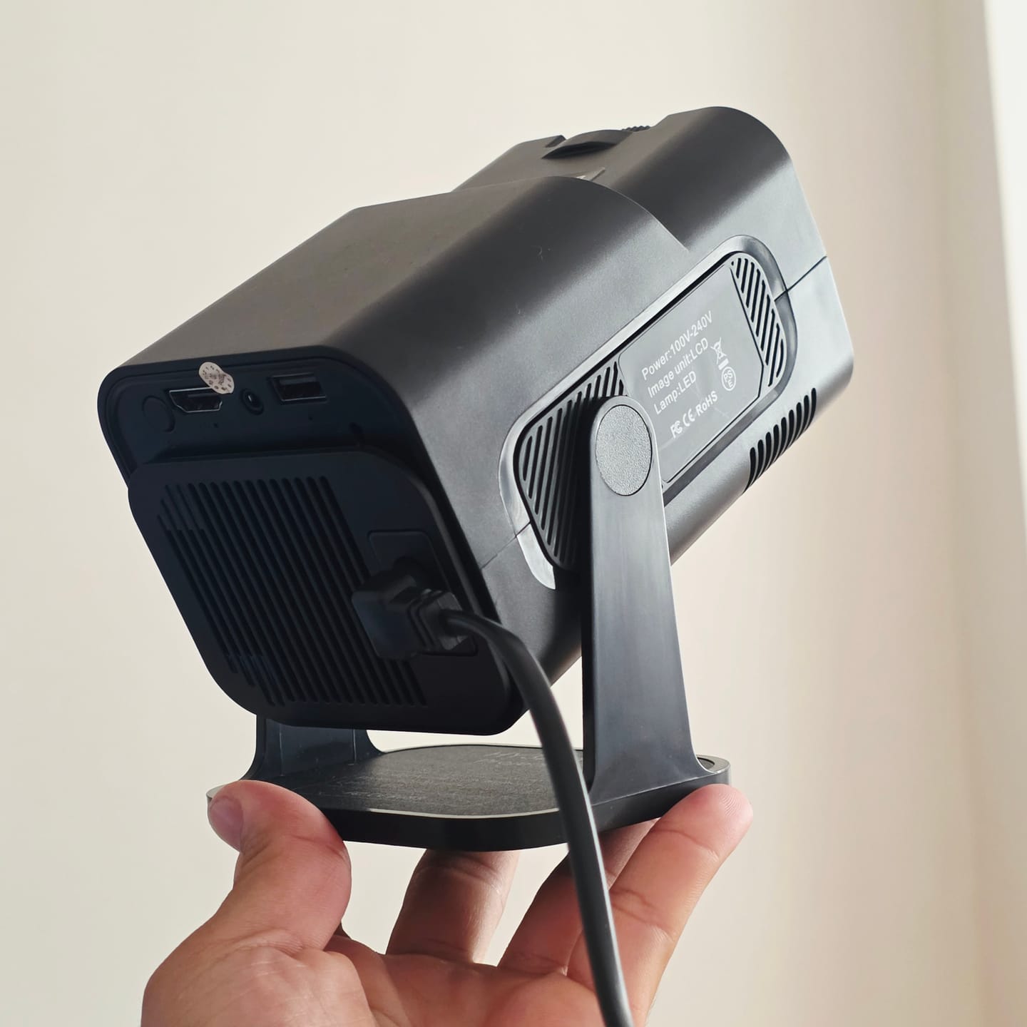 Customer photo review of HY320 Mini 4K Destekli Akıllı Taşınabilir Projeksiyon Cihazı Uzaktan kumandalı - Android 11, Dual WiFi 6, Bluetooth 5.0 Siyah Ev Sineması Ev Tipi Projektör (hoparlör hediyeli)