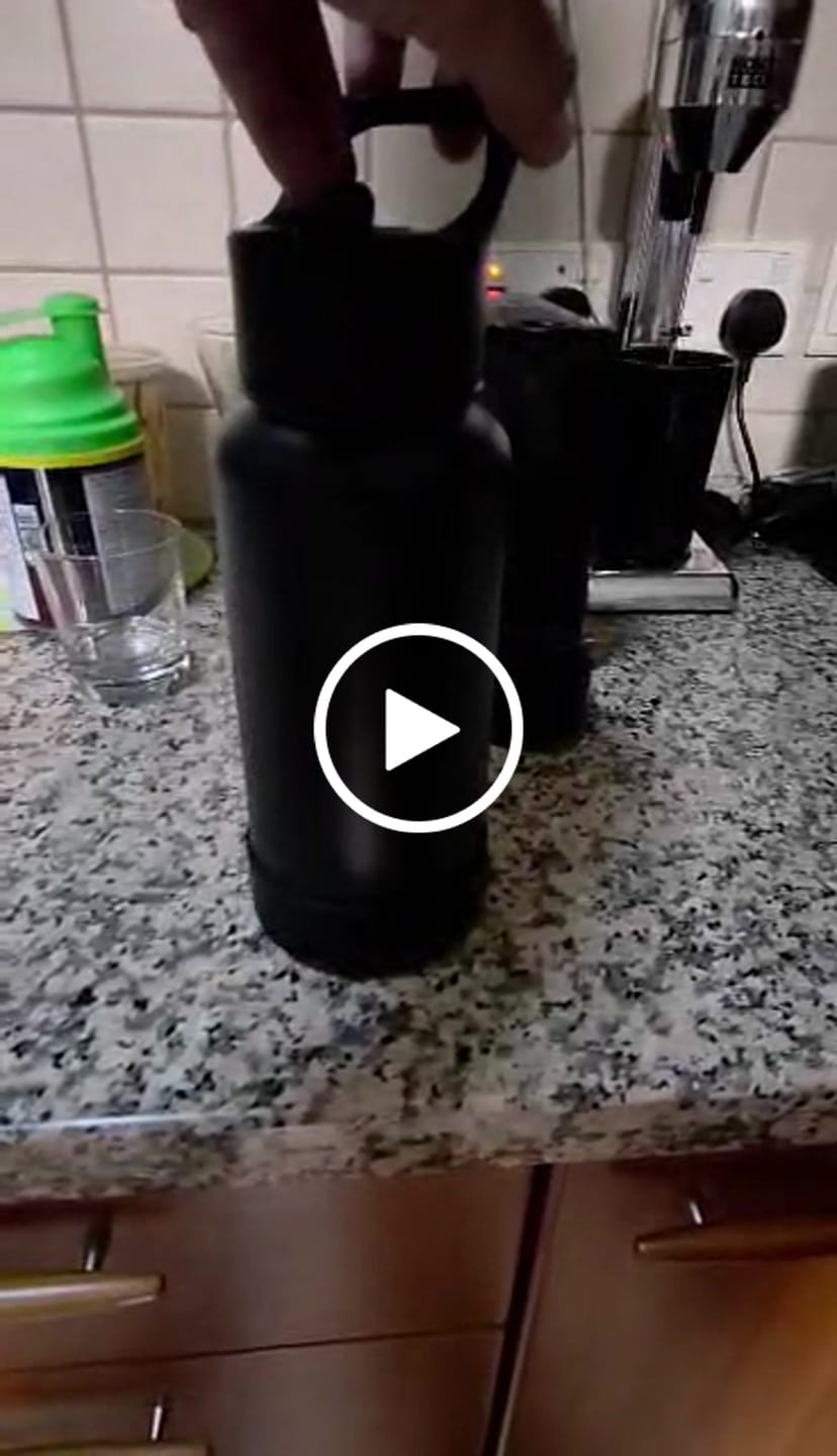 Customer video review of MONOCHROME Edition | Adventurer Water Bottle | 945ml