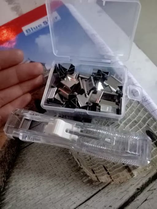 Customer photo review of ClipMate Portable Paper Clip Dispenser