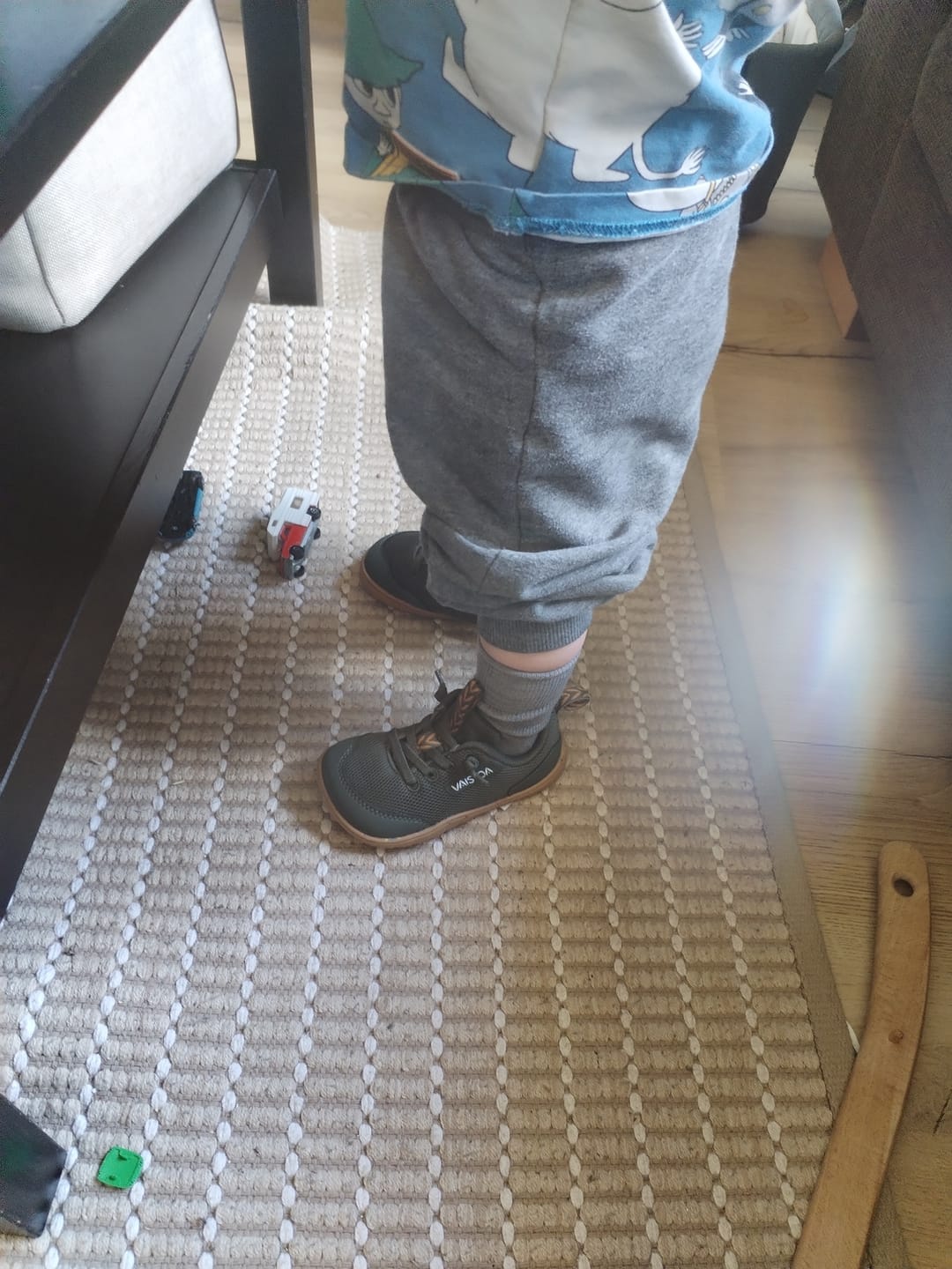 Customer photo review of Vaistoa Kiva Kids | Mesh Barefoot Sneakers