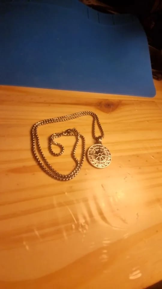Customer photo review of Pendentif boussole (or)