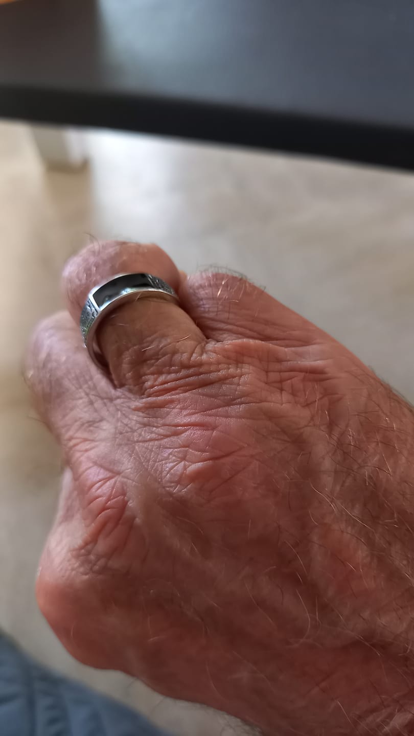 Customer photo review of Bague Homme Argent Pierre NOIRE GRAVÉE