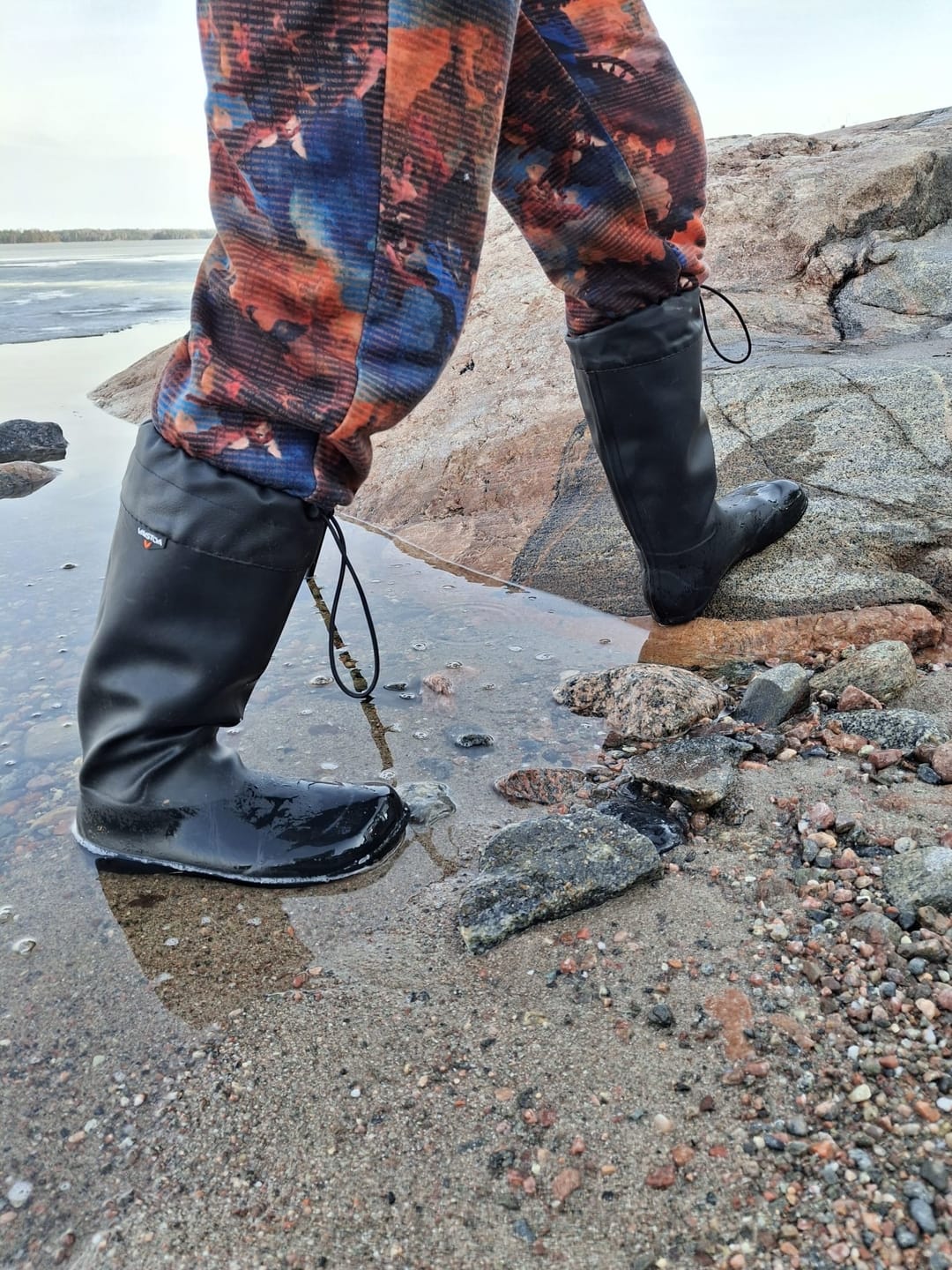 Customer photo review of Vaistoa Katve 2 | Rubber Barefoot Rain Boots