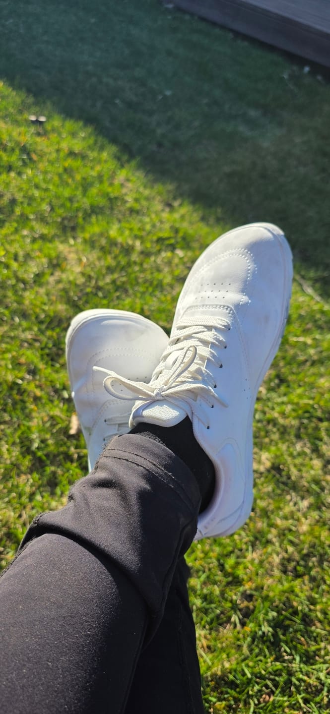 Customer photo review of Vaistoa Katu 2 | Barefoot Sneakers