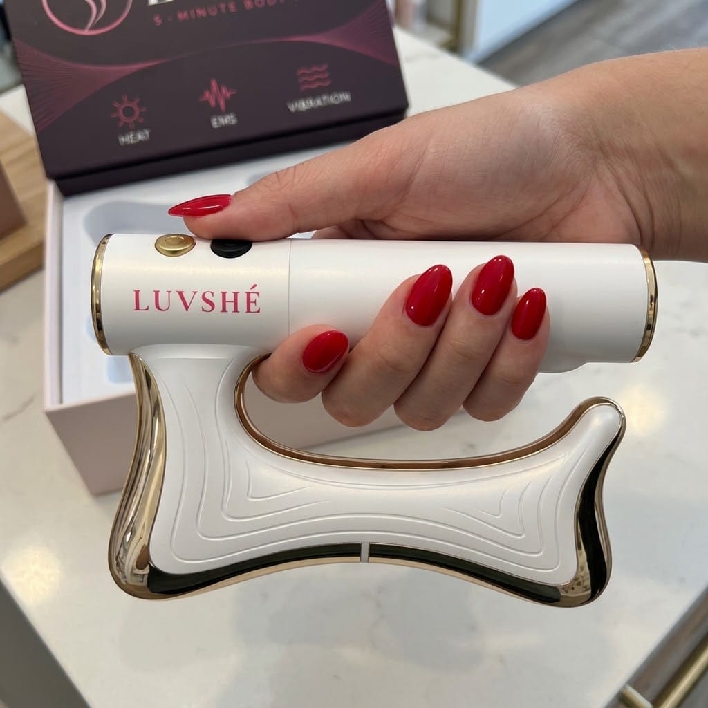 Customer photo review of LUVSHÉ - Masajeador anticelulítico con calor, microvibración y Gua Sha
