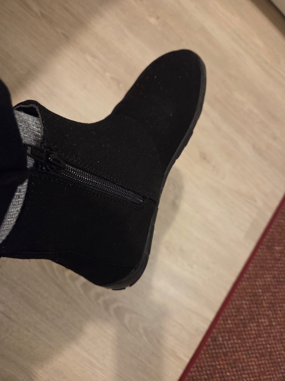 Customer photo review of Vaistoa Kajo | Barefoot Chelsea Boots