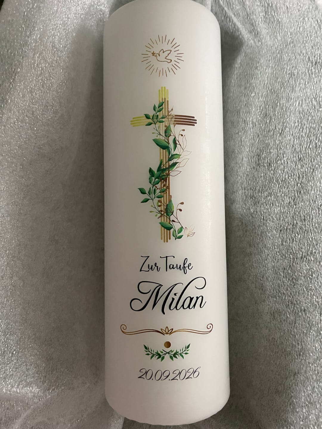 Customer photo review of Große Kerze "Goldenes Kreuz" - Taufkerze mit Name, Datum & Wunschtext