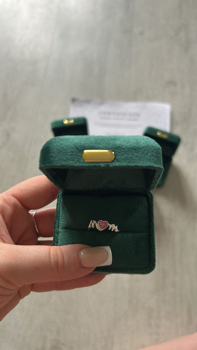Customer photo review of Keepsake MOM/Mum Heart Ring