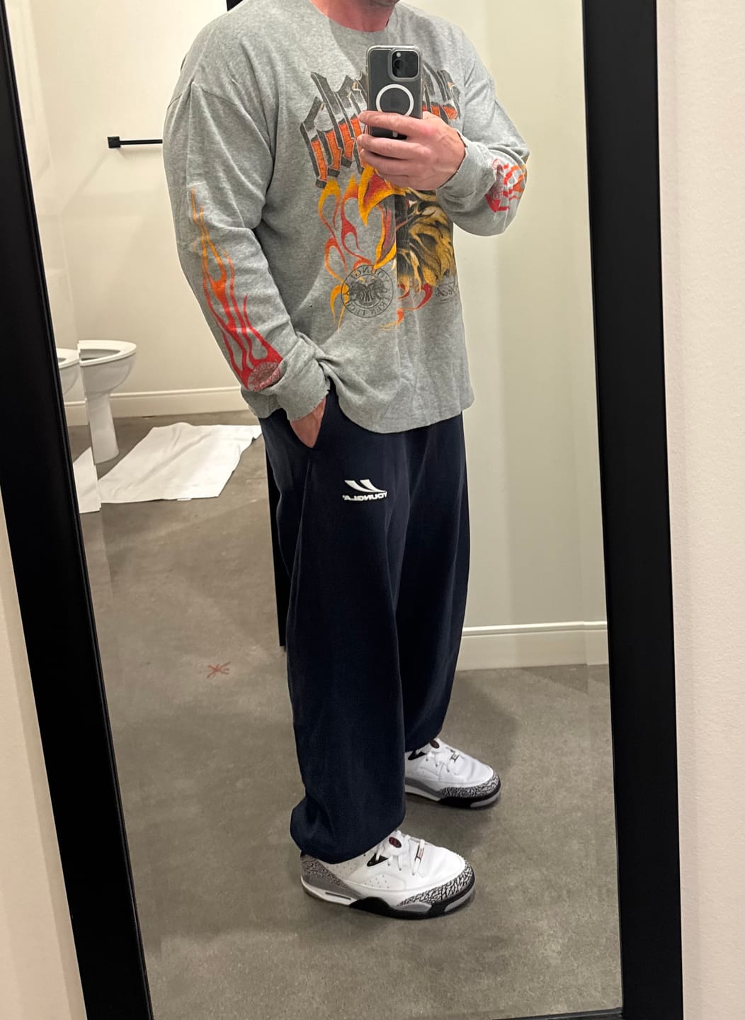 Customer photo review of 2154 - Throwback Baggy Joggers