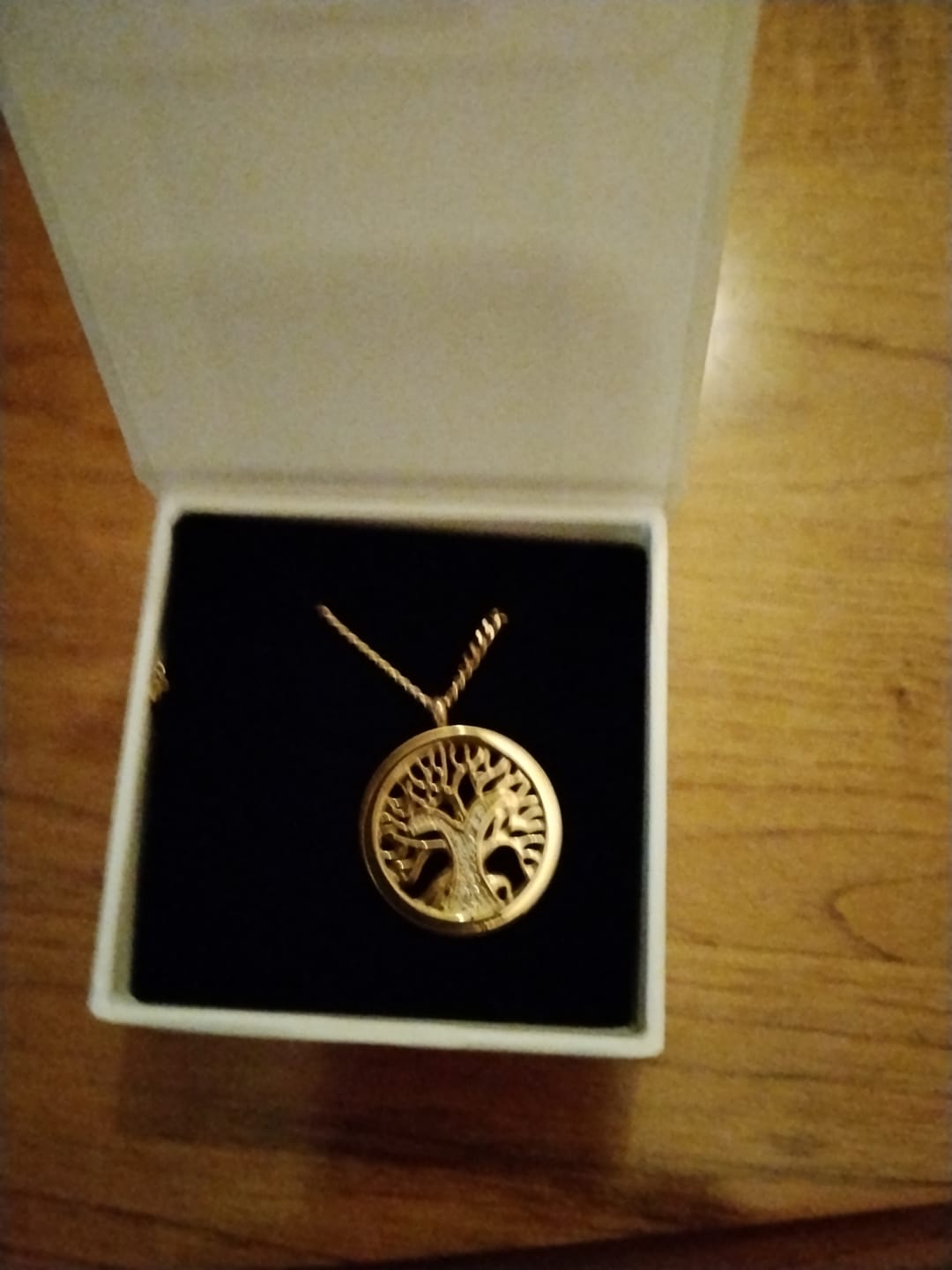 Customer photo review of Collar personalizado Árbol de la Vida con circonitas