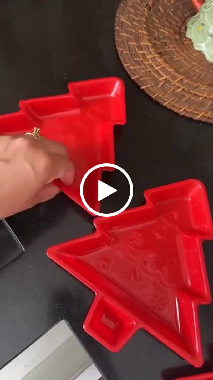 Customer video review of Kit 3 Pratos de Natal Decorativos Árvore