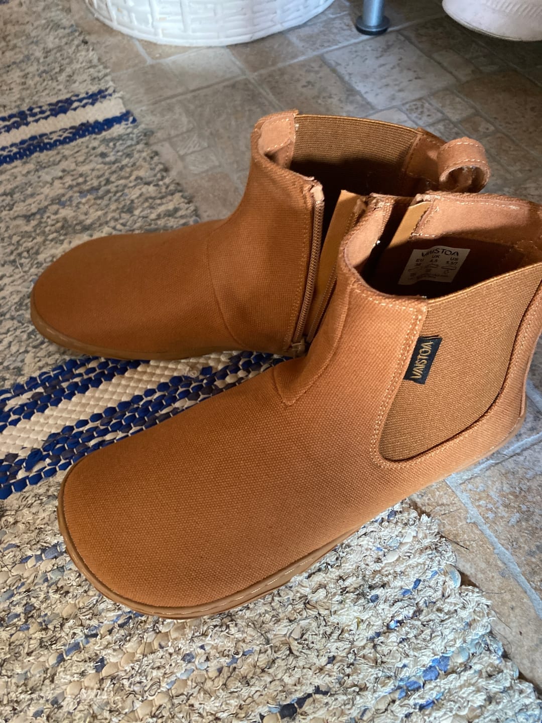 Customer photo review of Vaistoa Kajo 2 | Barefoot Chelsea Boots
