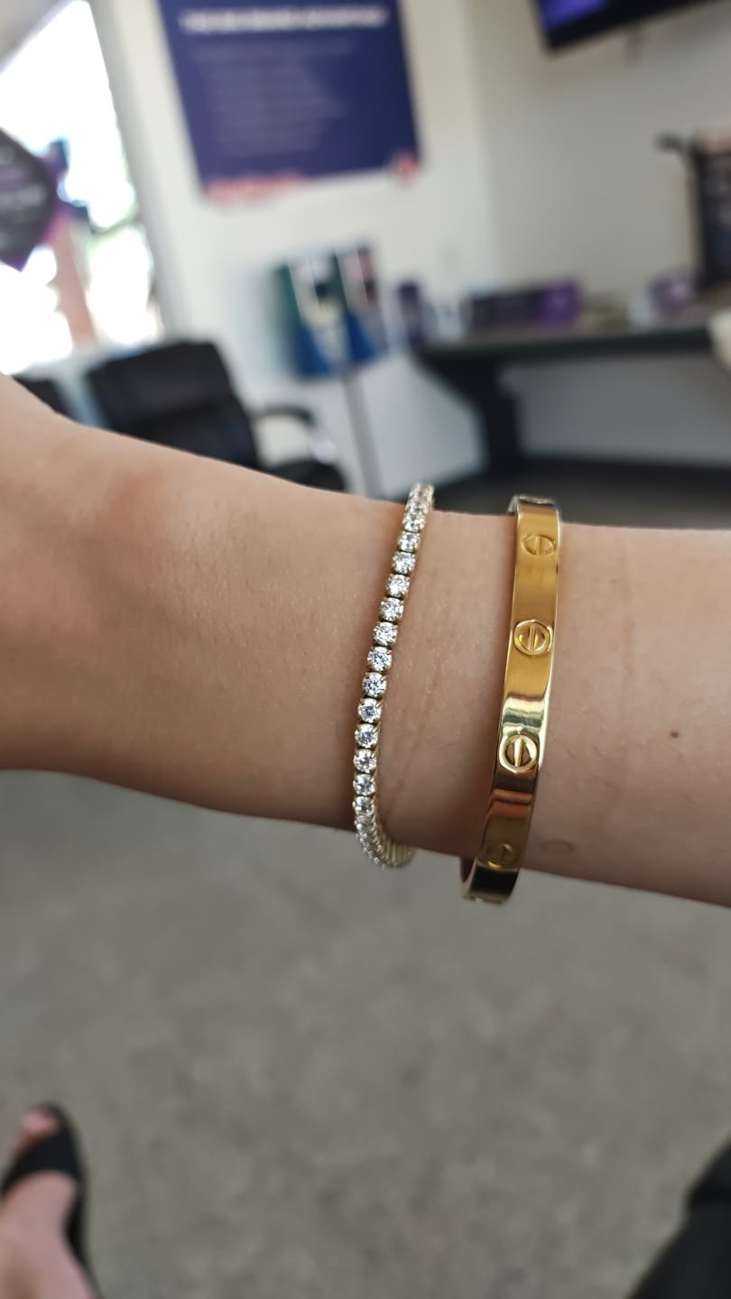 Customer photo review of Luxe Tennis Bracelet