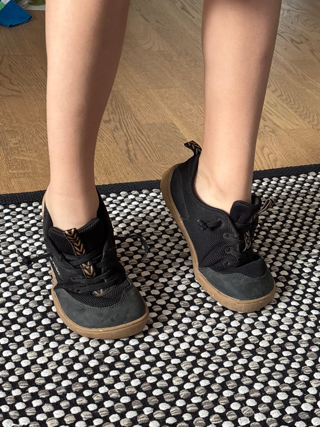 Customer photo review of Vaistoa Kiva Kids | Mesh Barefoot Sneakers