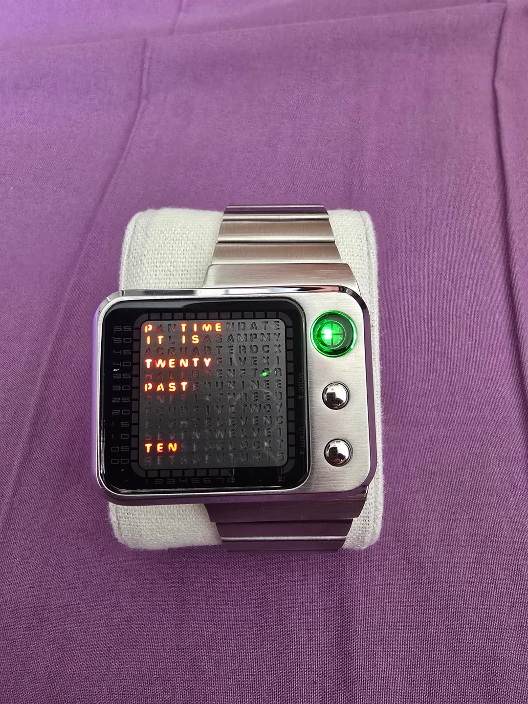 Customer photo review of Reloj Benly Watch Radar Silver Red Digital