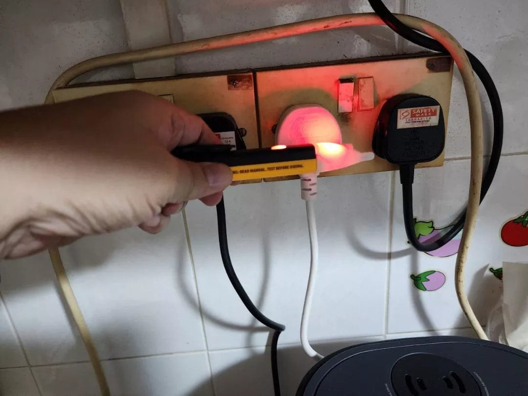 Customer photo review of ReVolt® Non-Contact Voltage Tester