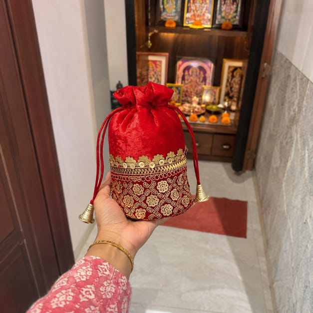 Customer photo review of Laxmi Potli