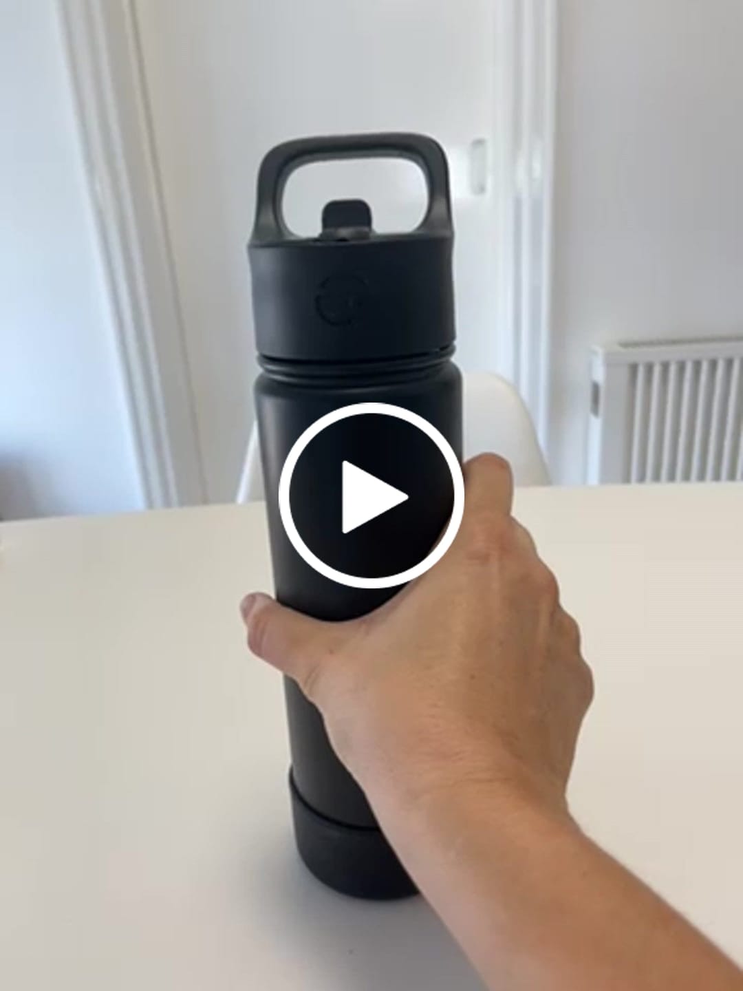 Customer video review of MONOCHROME Edition | Voyager Water Bottle | 620ml