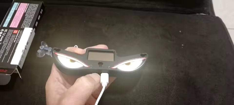 Customer photo review of Autron™ Güneş Enerjili Şeytan Gözü LED Araba Cam Lambası
