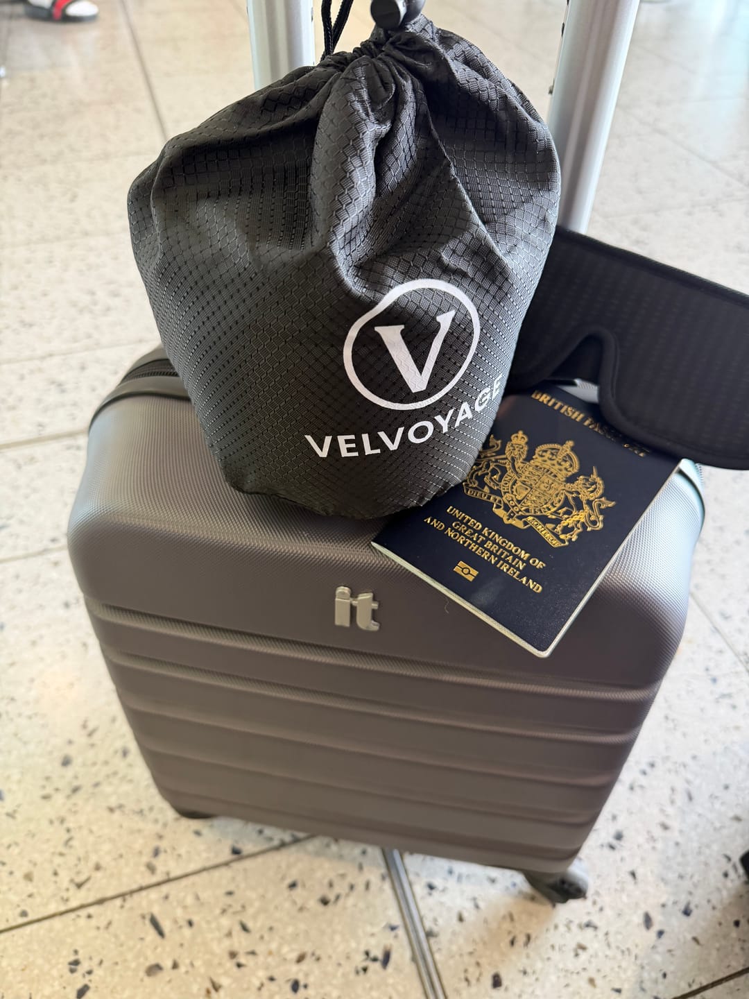 Customer photo review of 360° Memory Foam Travel Pillow - Navy Blue