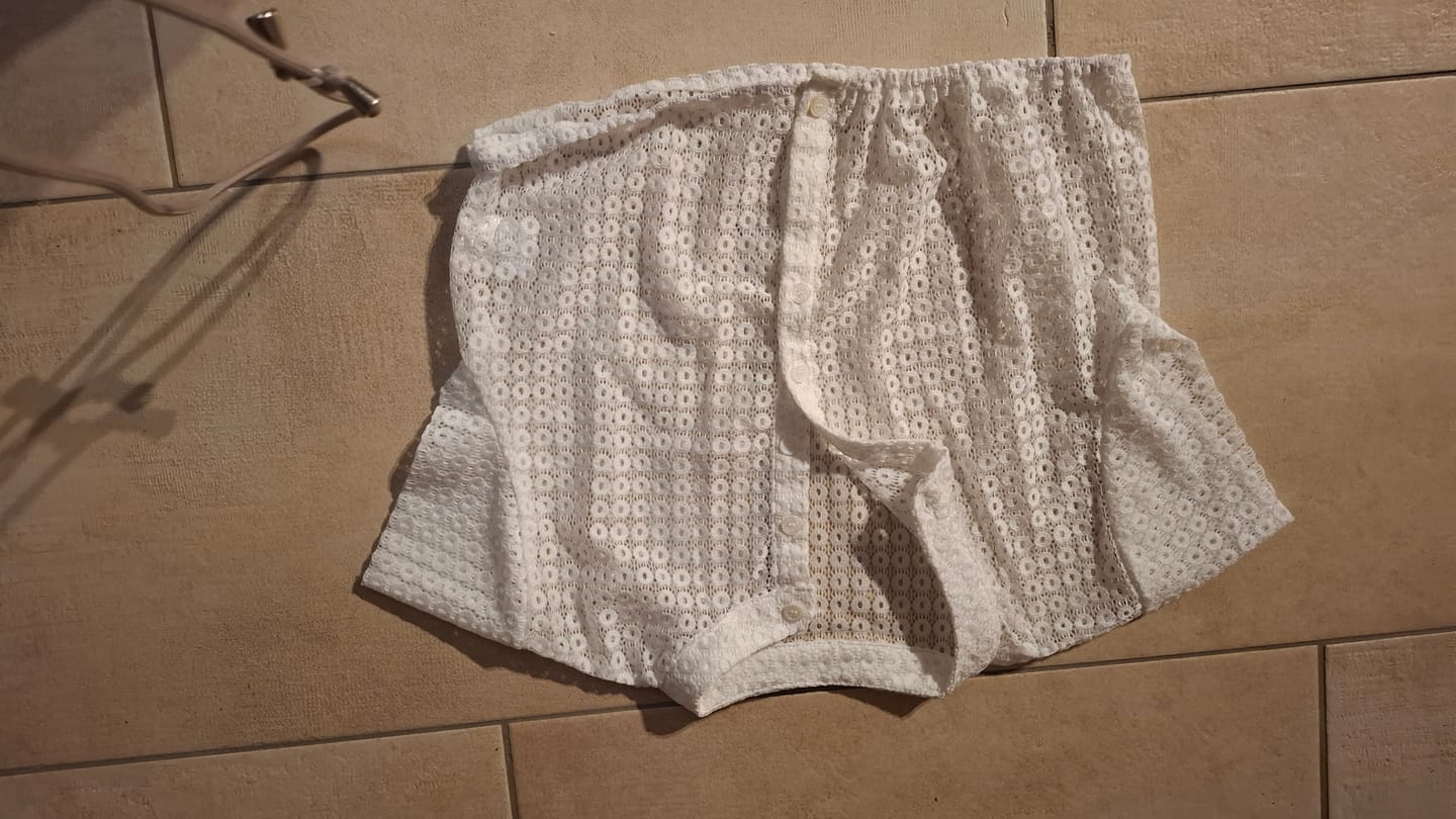 Customer photo review of Weiß Schößchen Herz-Ausschnitt kurzarm Dirndlbluse