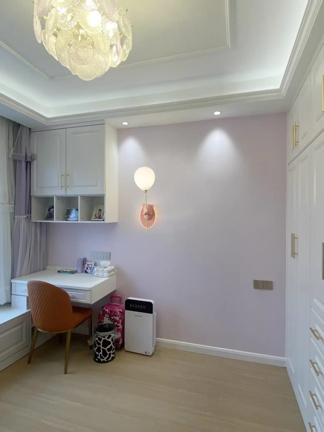 Customer photo review of Bear Balloon Wall Lamp