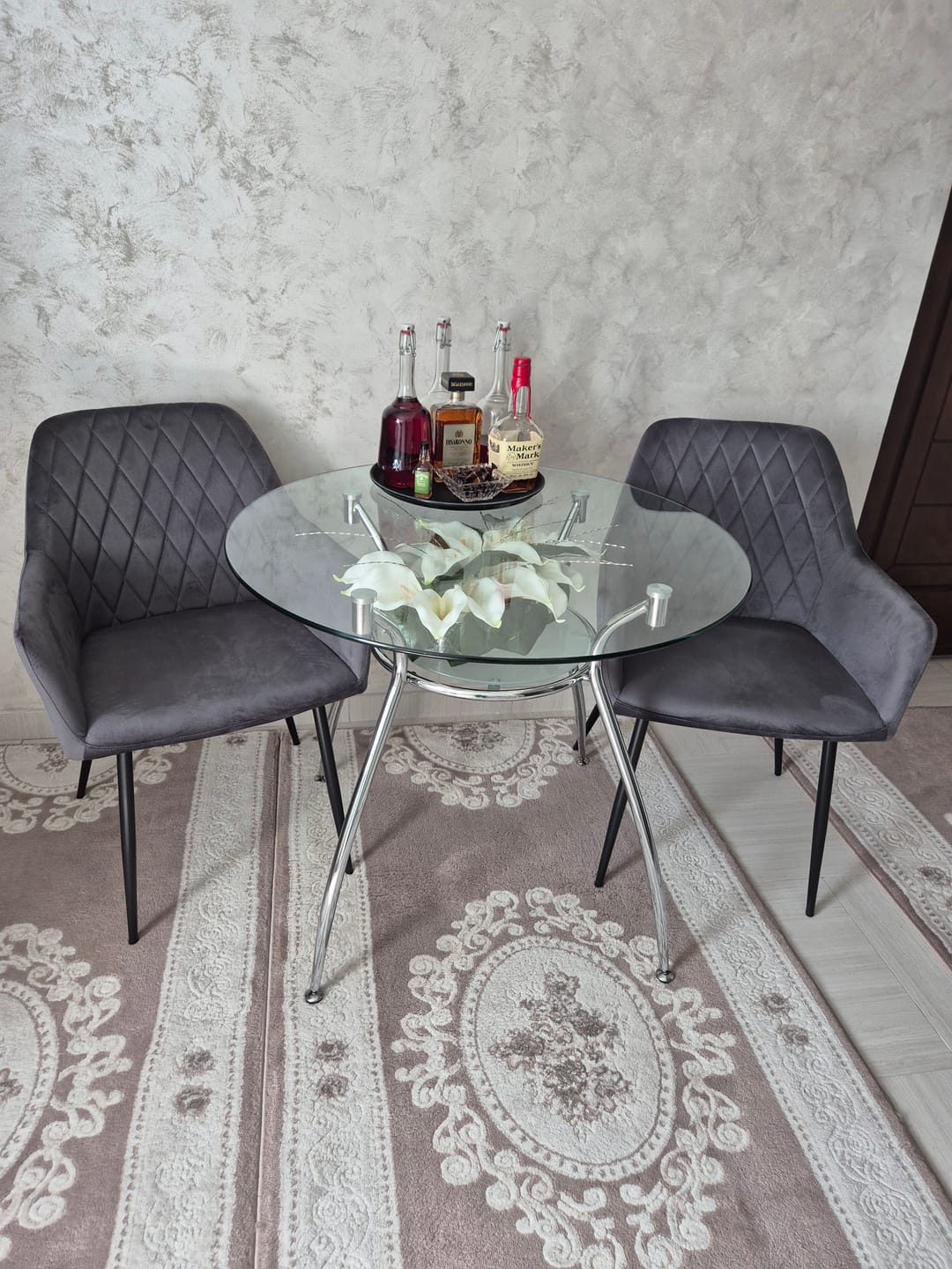 Customer photo review of Scaun K558, gri/negru, stofa catifelata/metal, 59x60x86 cm