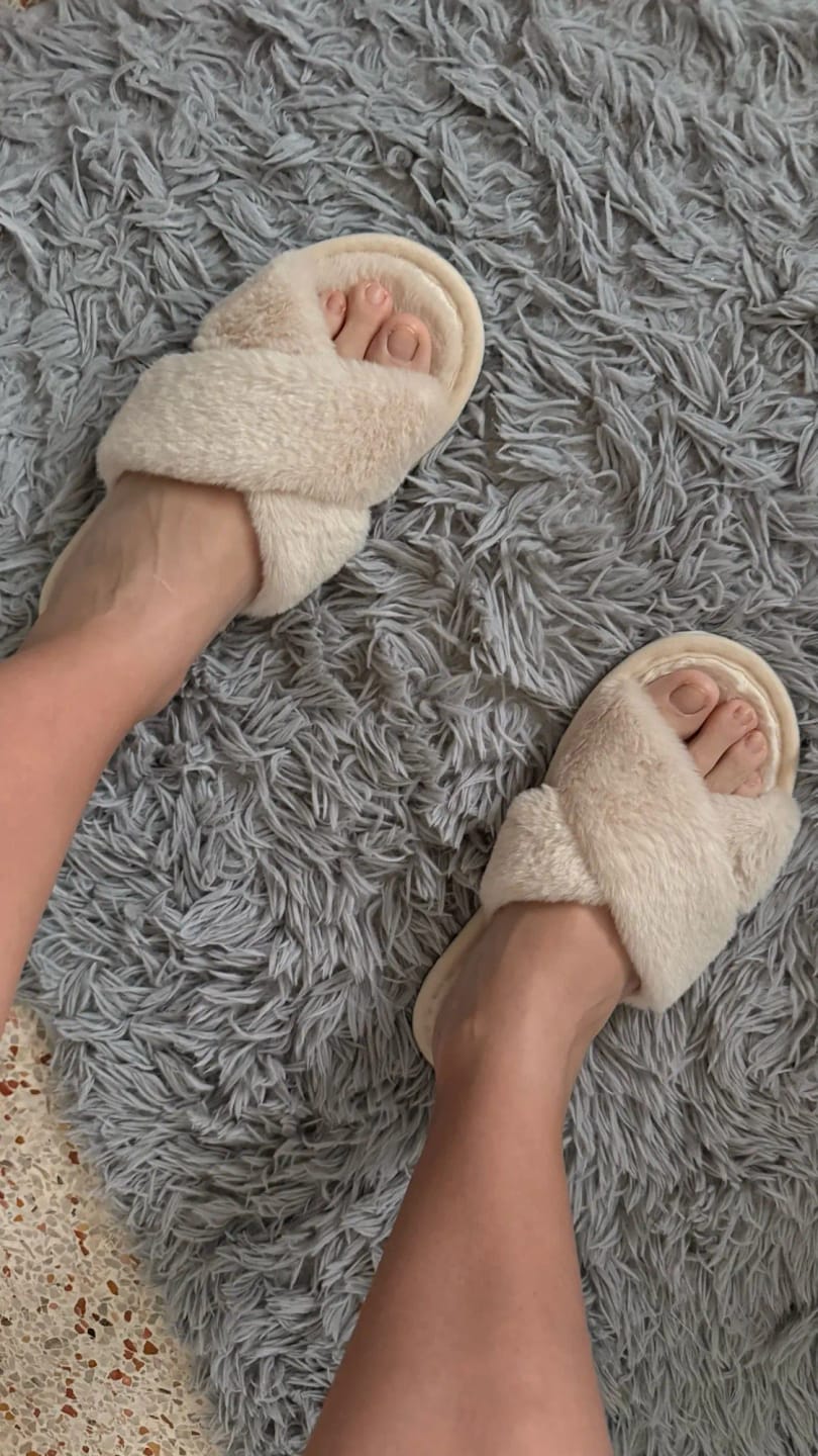 Customer photo review of Lumière Cloud Slippers
