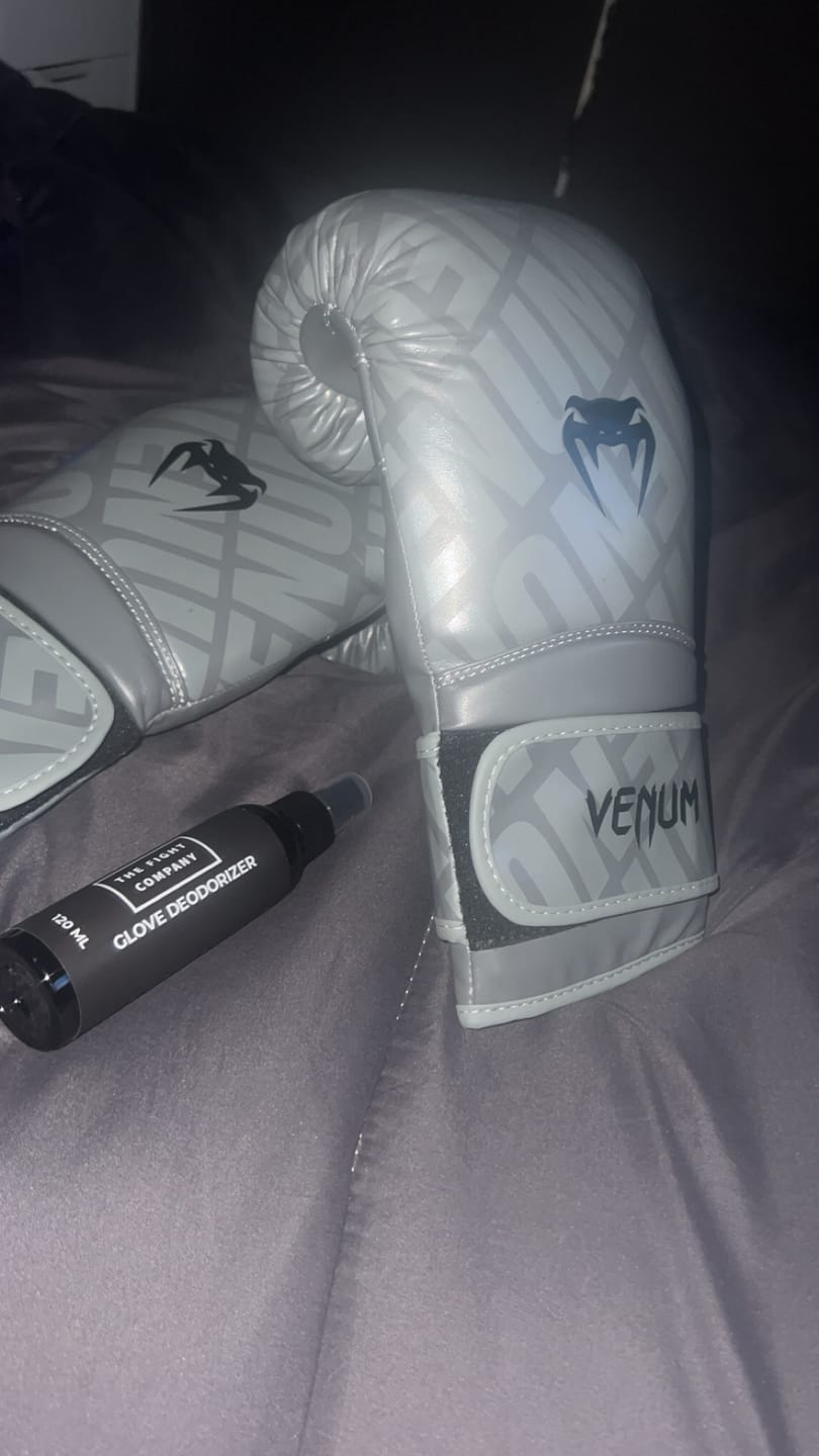 Customer photo review of Venum Bokshandschoenen Contender 1.5 XT - Grijs/Zwart