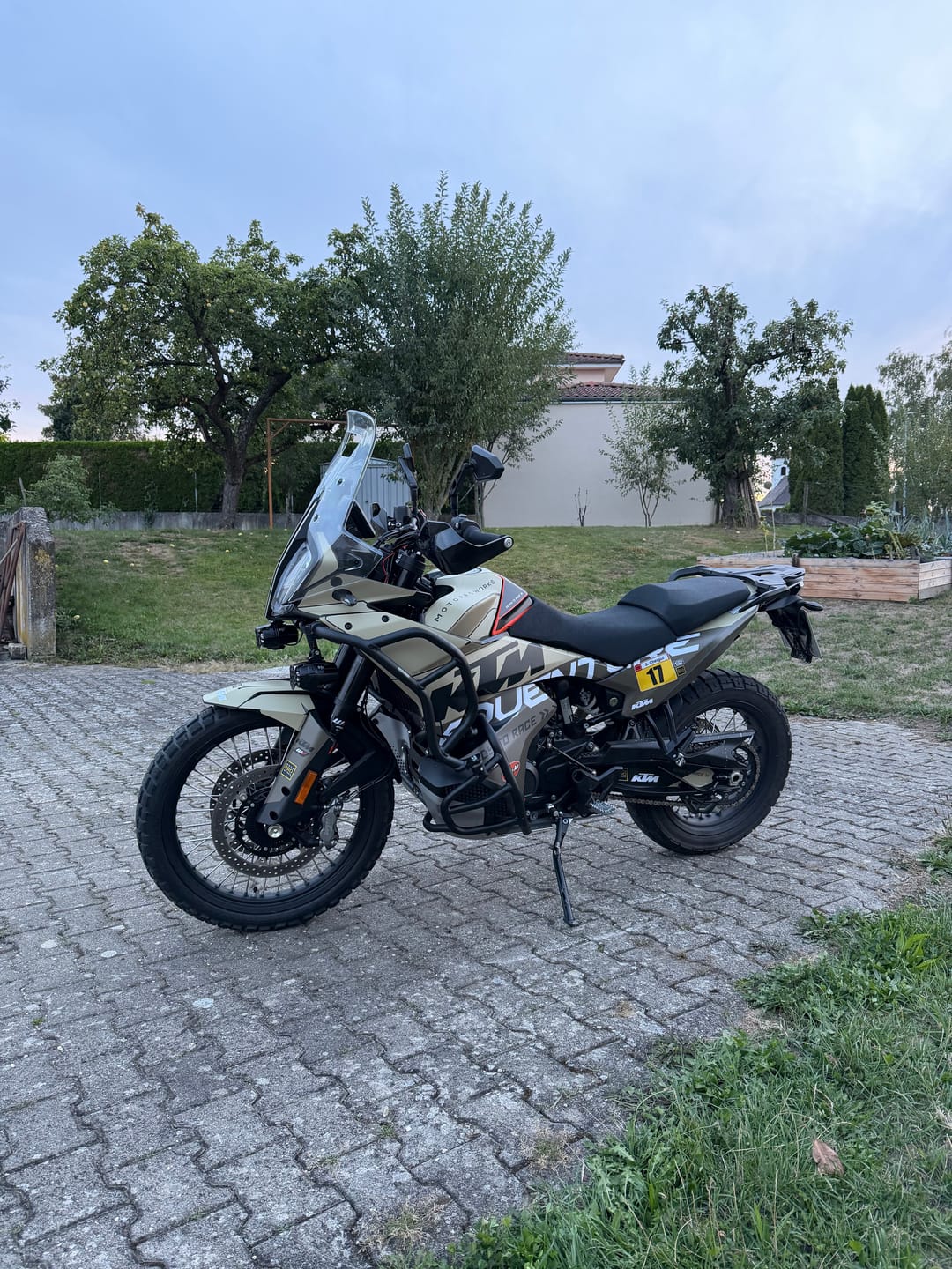 Customer photo review of KTM 790/890 Adventure R/S GRAPHICS - "Waypointer" (Sand)