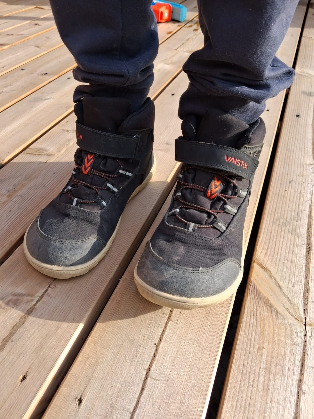Customer photo review of Vaistoa Kaste Kids | Waterproof Barefoot Sneakers