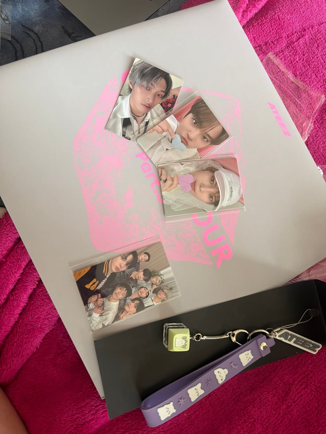 Customer photo review of ATEEZ - GOLDEN HOUR : PART.5 14TH MINI ALBUM PINK LP VER