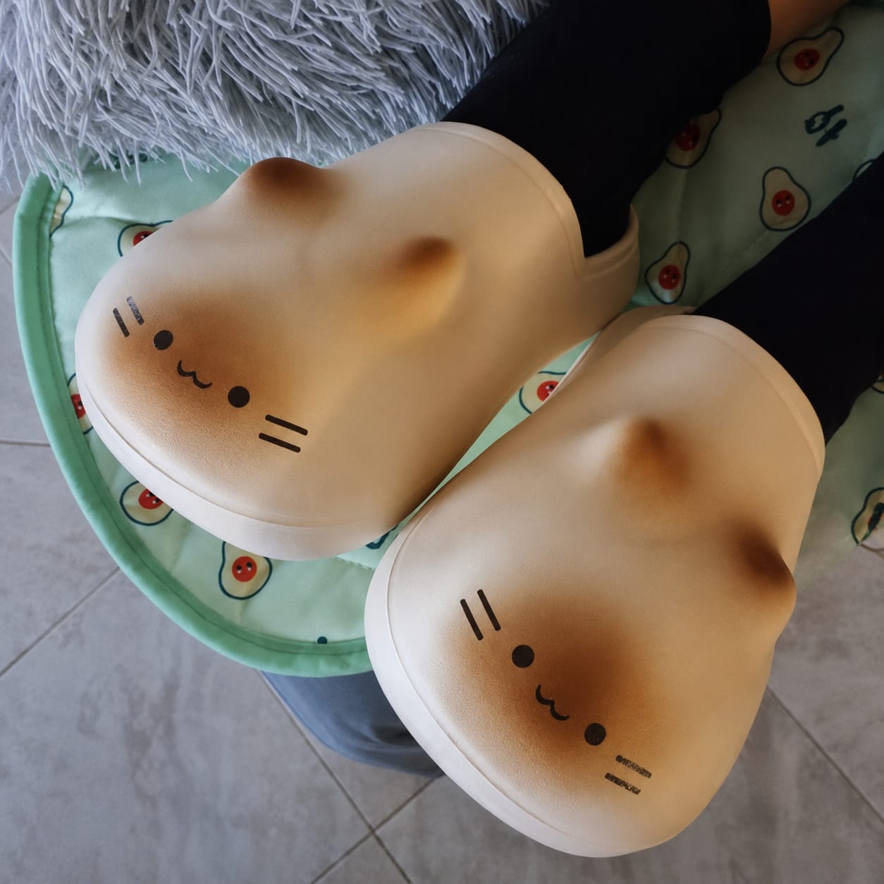 Customer photo review of Pantuflas con Huellita de Gatito