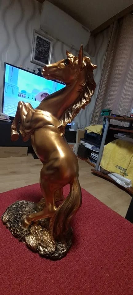 Customer photo review of Victory Horse Resin Statue
