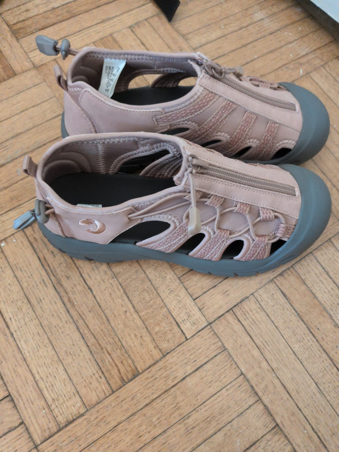 Customer photo review of Women's Blush BILLY River Sandals