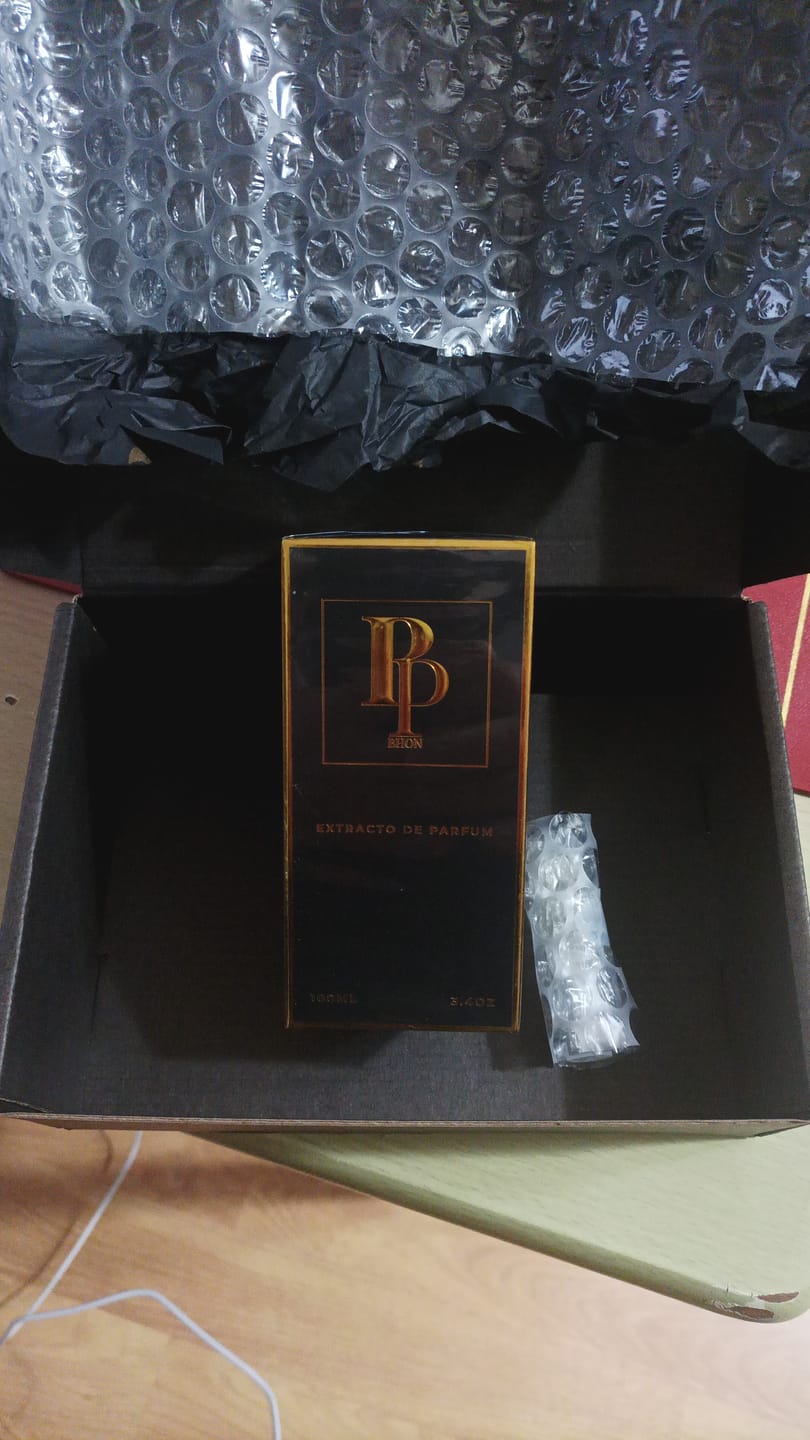 Customer photo review of L’HOMME DÉSIRÉ 100ML (INSPIRADO EN THE MOST WANTED PARFUM)