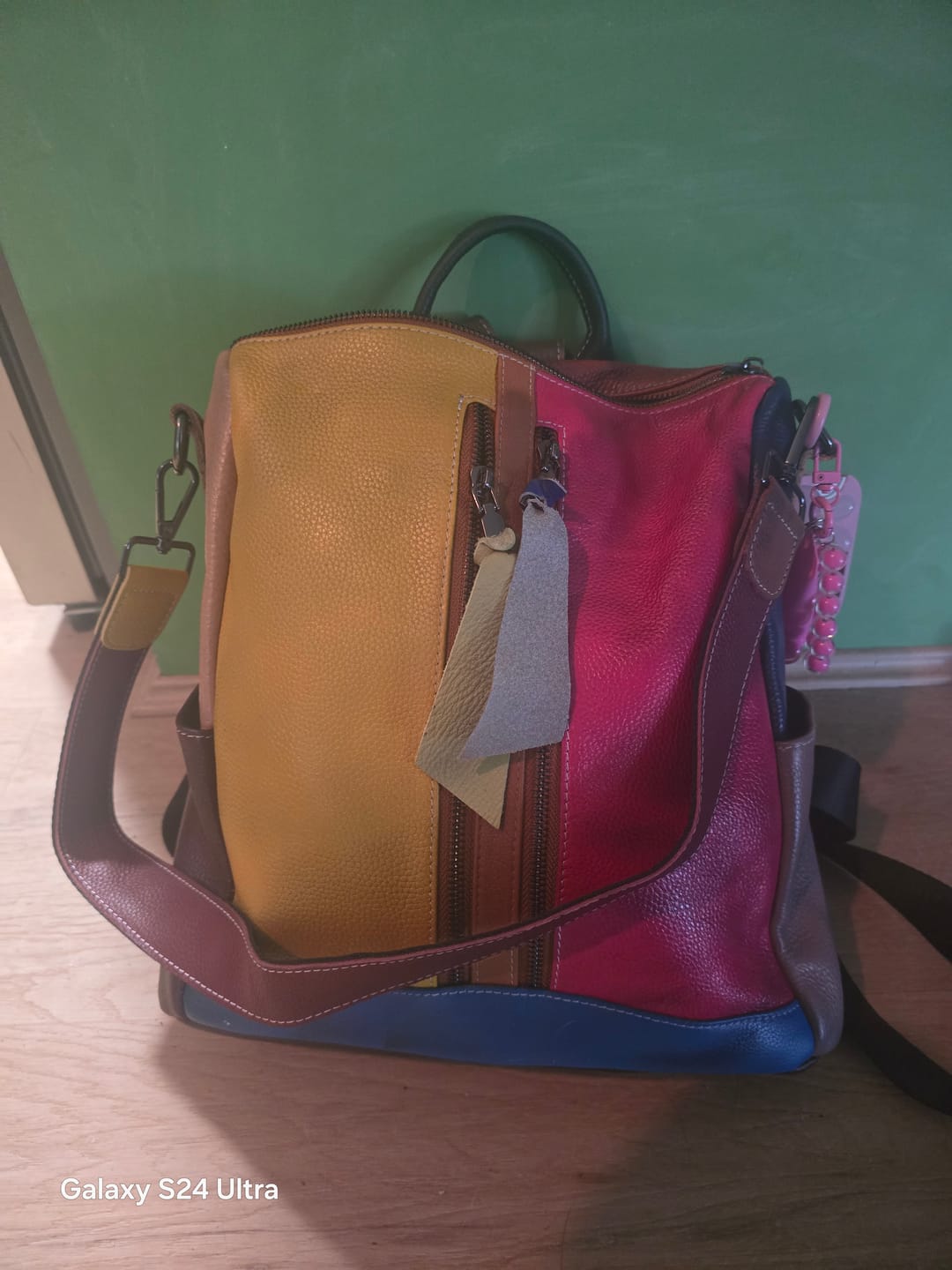 Customer photo review of Multicolor Women Leather Zipper Backpack