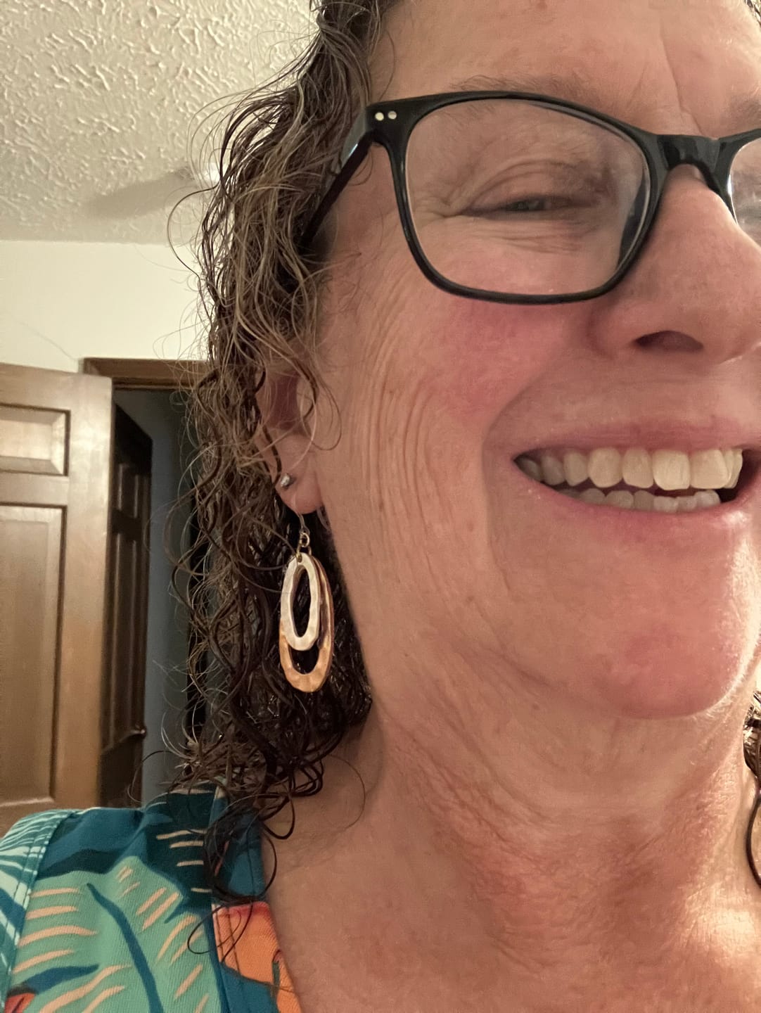 Customer photo review of Metallic Double Oval Dangles Hypoallergenic Earrings for Sensitive Ears with Plastic Posts